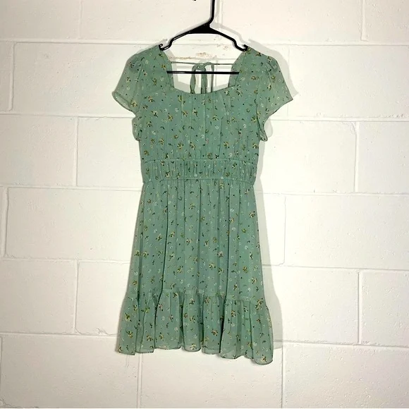 green emerald velvet dress Mint Green Altar'd State Sleeveless dress Women's – Camilla's Closet  Consignment main image 0